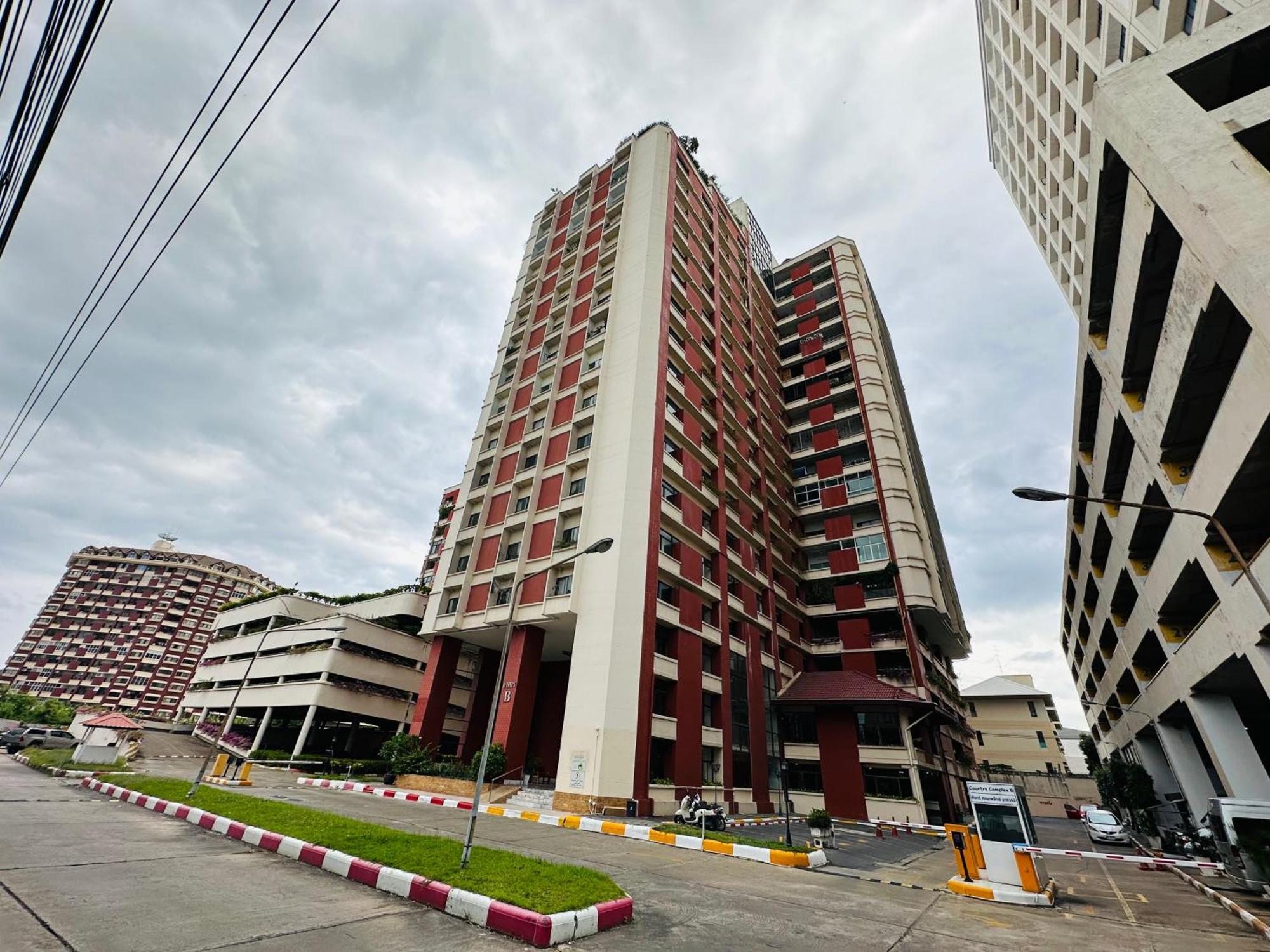 Country Complex Bangna Aparthotel Bangkok Exteriör bild