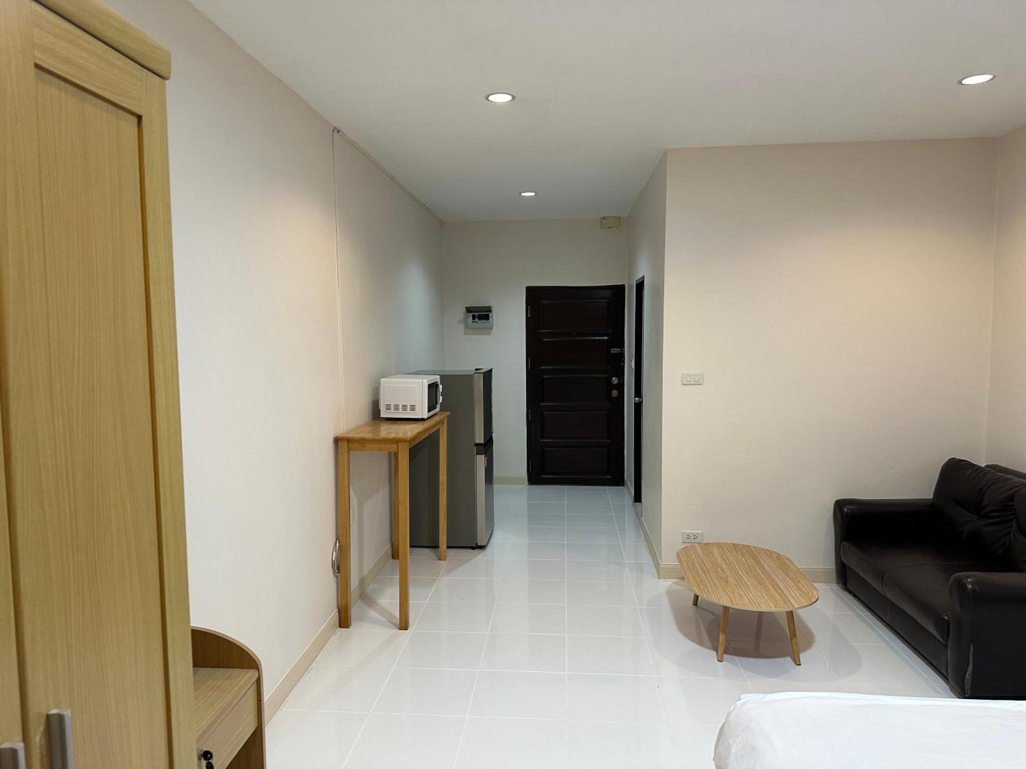 Country Complex Bangna Aparthotel Bangkok Exteriör bild