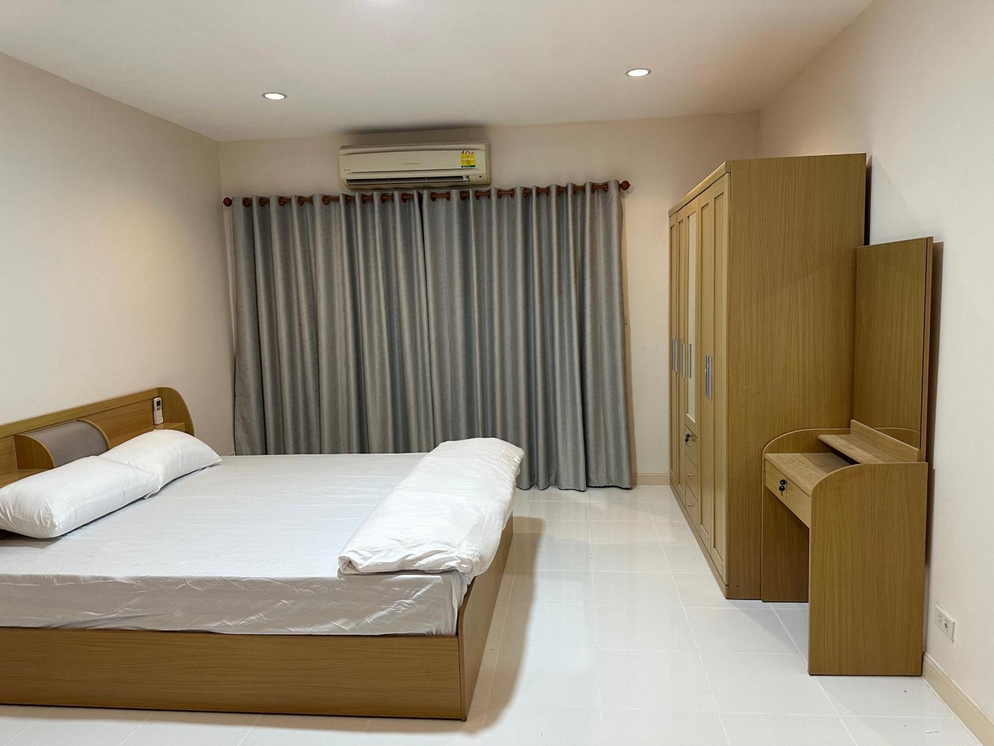 Country Complex Bangna Aparthotel Bangkok Exteriör bild